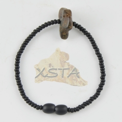 Amber bracelet raw black with screw clasp